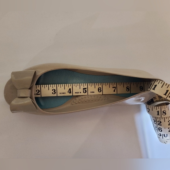 Oka B Frederica Ballet Dove with Dove Bow - Picture 6 of 7